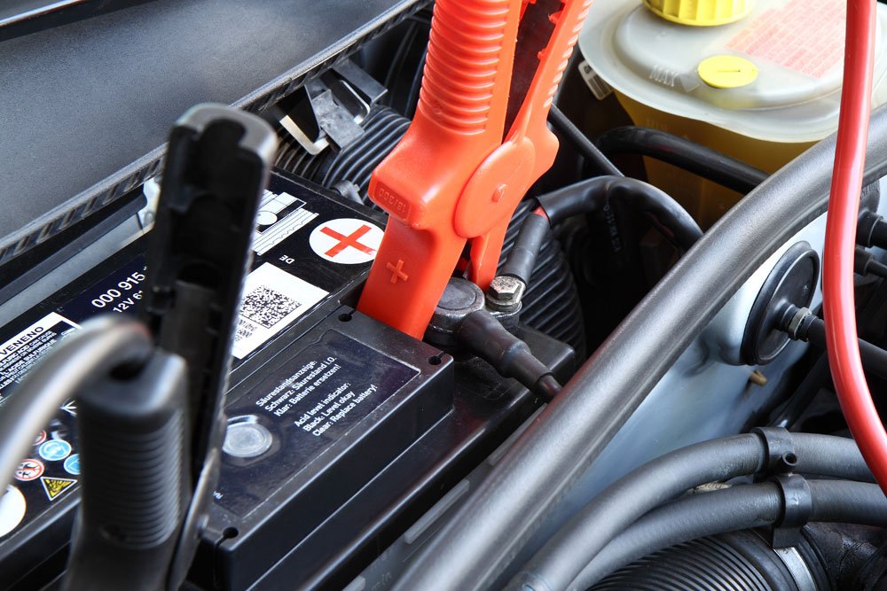 autobatterie starthilfe tipps