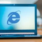 Computer mit Internet Explorer 9.