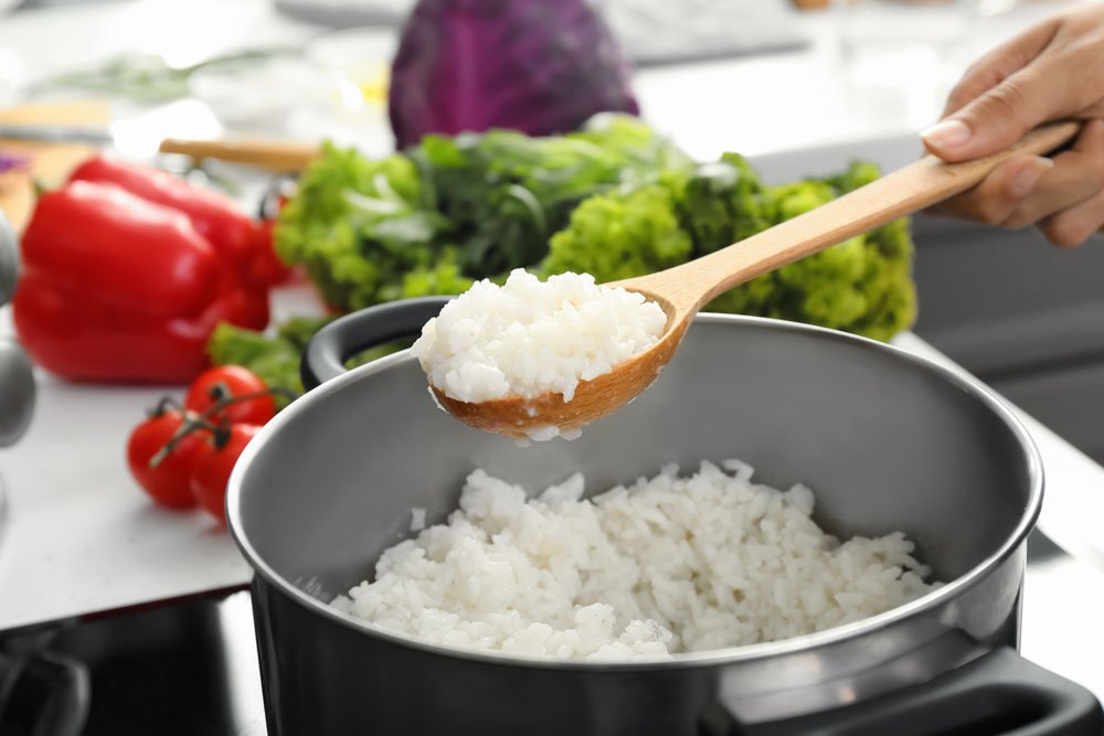 Reis kochen: Wie lange & wie viel Wasser? 4 Tipps!