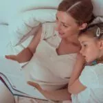 Kinder vorlesen lesen abends