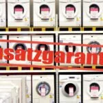 Waschmaschinen werden mit Zusatzgarantie beworben.