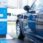 Elektroauto an Ladesäule.