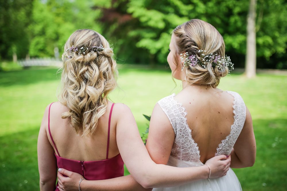 Braut und Trauzeugin Hochzeit Trauzeugin fragen